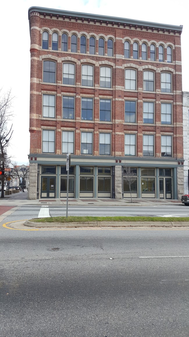 Building Photo - Sterchi & Kessler Lofts