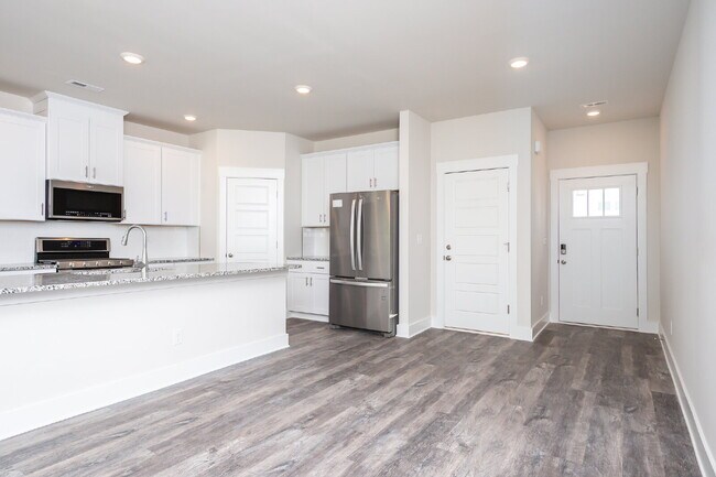 Foto del edificio - Stunning 3BR/2.5BA Luxury Townhome with Loft & Garage in Greenville! $2,050/mo rent