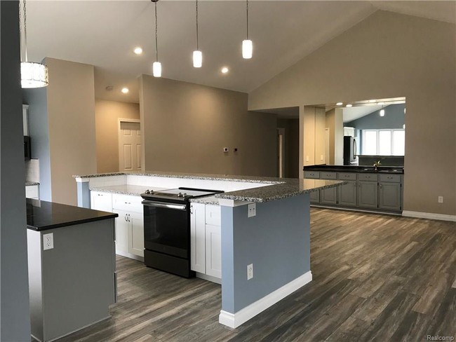 Foto del edificio - 8292 Walnut Creek Dr