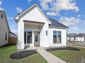 10238 Grayton Dr.