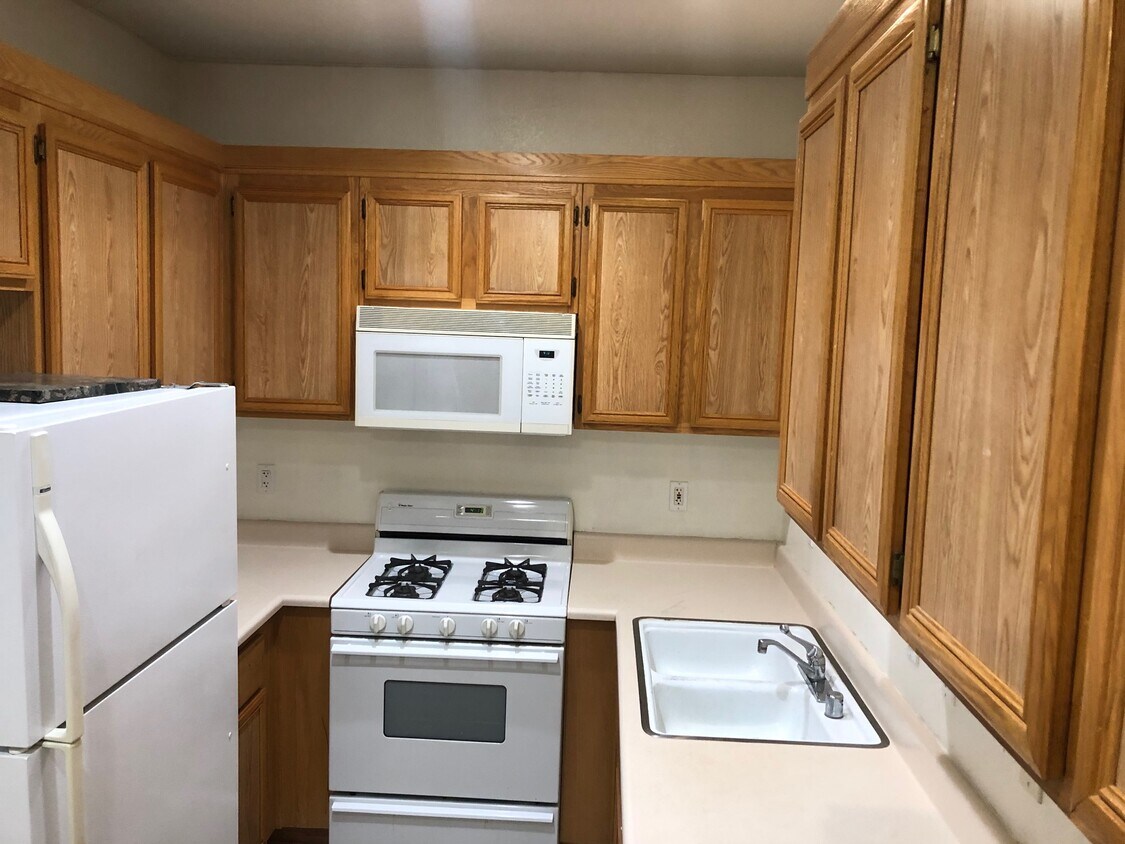 47395 Monroe St Unit 226, Indio, CA 92201 Condo for Rent in Indio, CA
