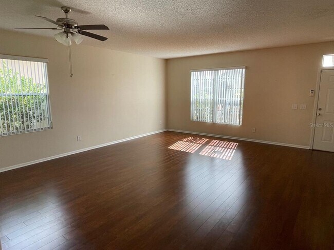 Building Photo - 422 Graystone Blvd