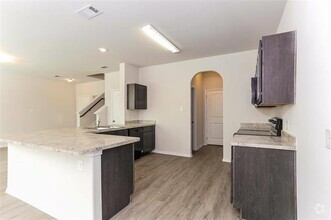 Building Photo - 8300 Runner Oak Ln