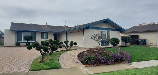 Building Photo - 10474 Crane Cir
