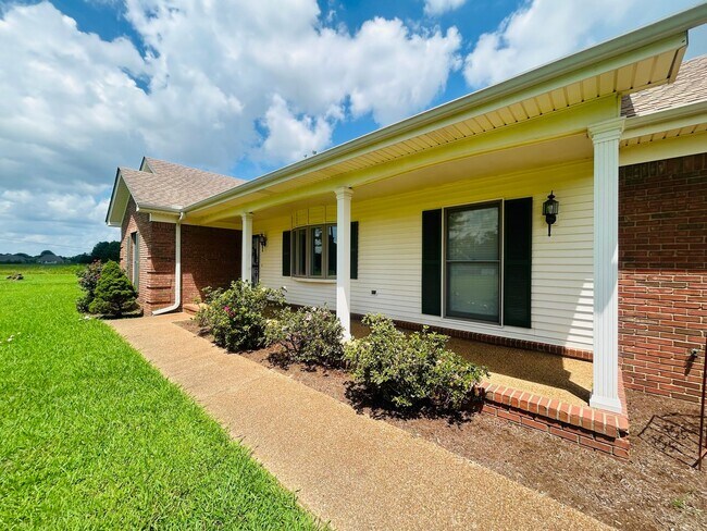 Foto del edificio - Desirable Oakland Home on Acreage. Owner W...