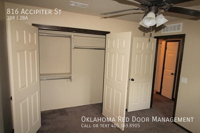 Building Photo - 816 Accipiter St