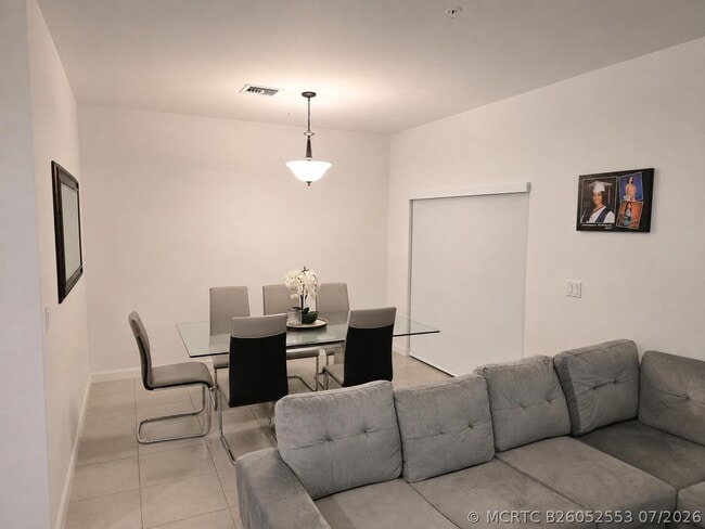 Building Photo - 237 SW 159th Way