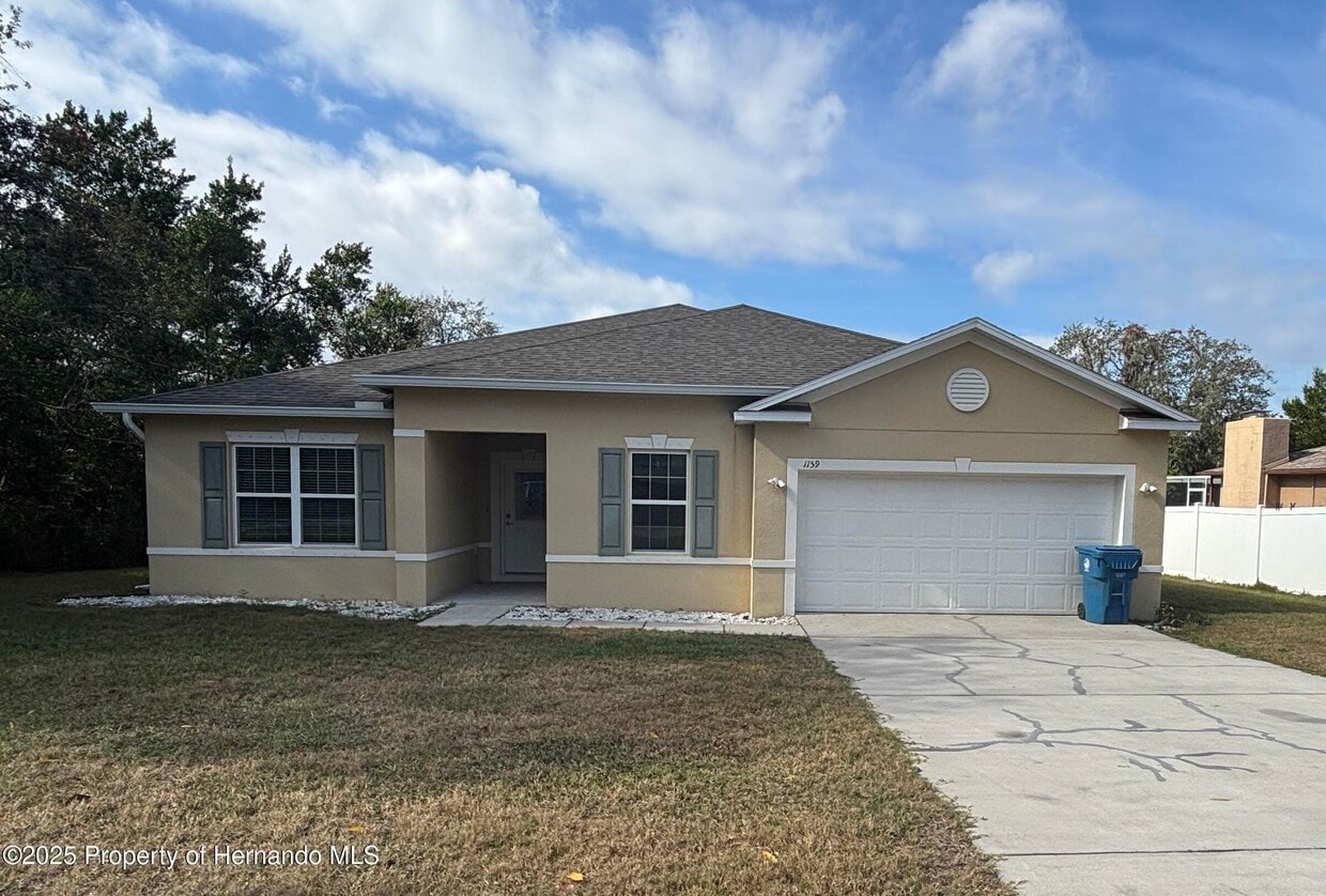 Foto principal - 1159 MacFarlane Ave