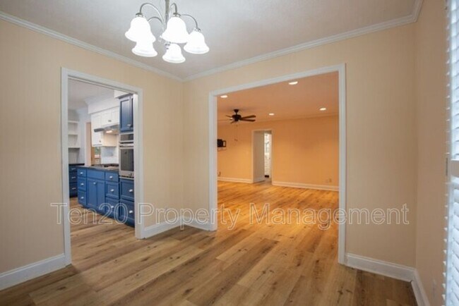 Building Photo - 3232 Modler Dr