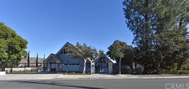 Building Photo - 11242 Skyline Dr