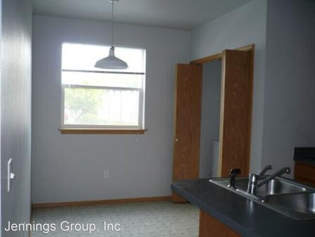 Building Photo - 2625 Portland St