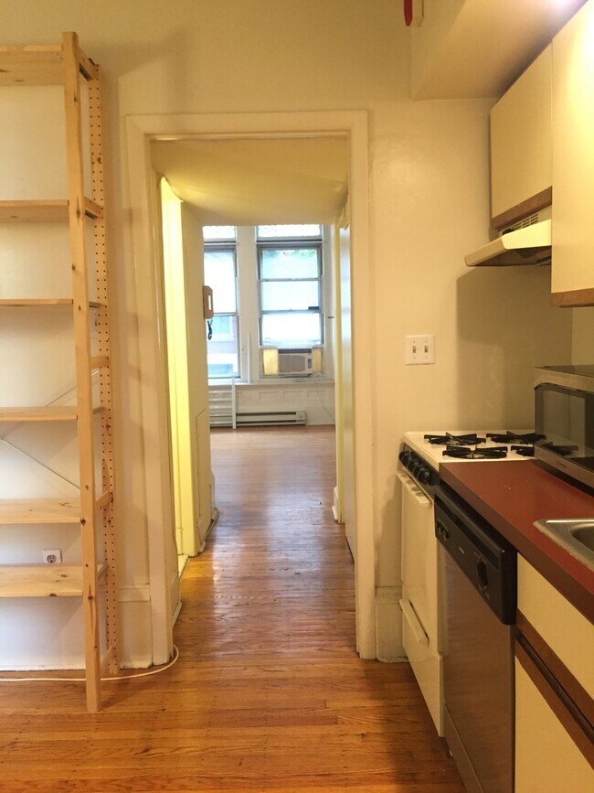 Building Photo - 1105 Spruce Street