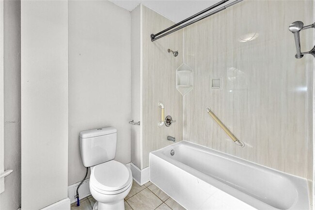 Foto del edificio - 305 S Atkinson St