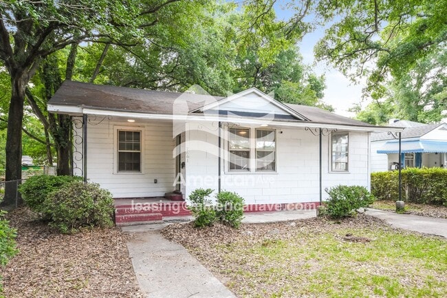 Building Photo - 2661 Harvey Ave