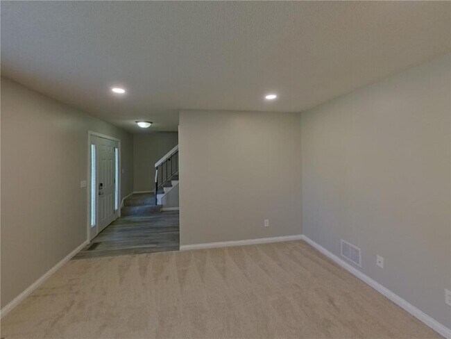 Building Photo - 3210 Hamlet Dr