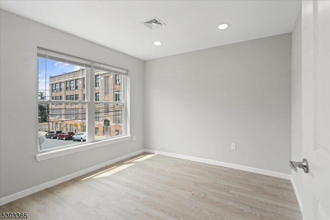Building Photo - 59 Mercer St