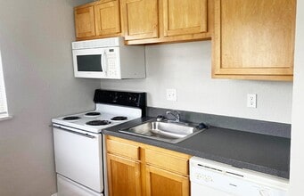 Building Photo - 555 Lowell Ave