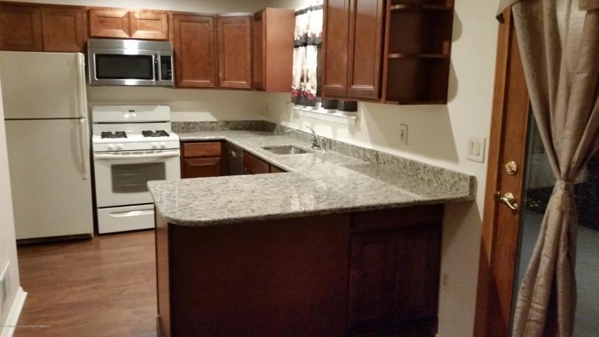 Primary Photo - 744 Spray Ave