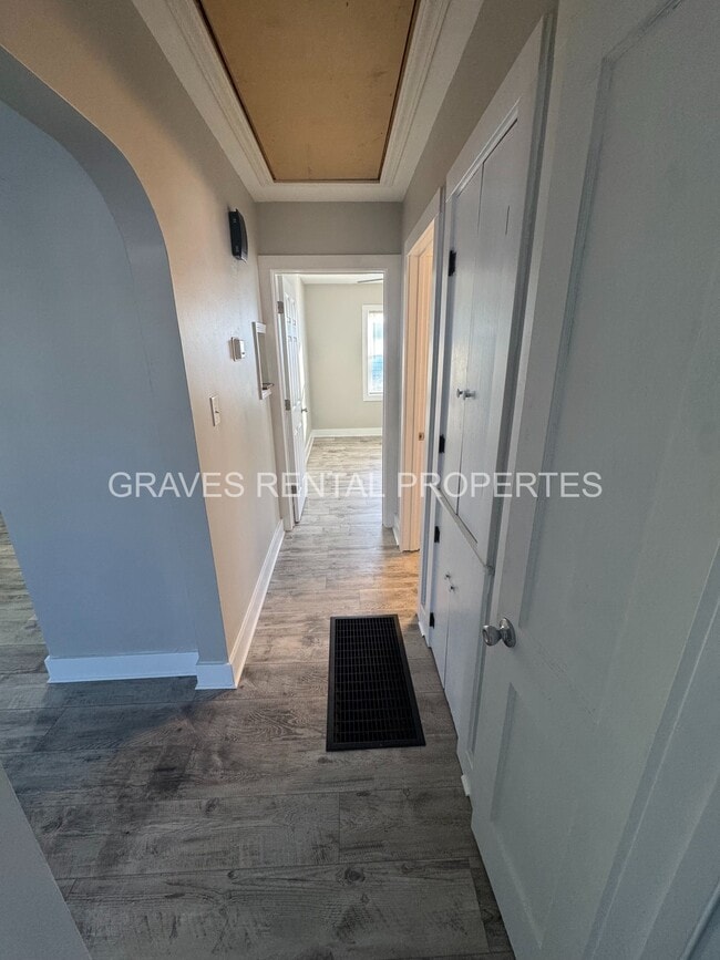 Foto del edificio - 1102 Oleanda Ave