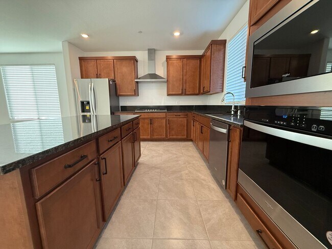 Foto del edificio - Stunning New 4/BD 3.5 BA Home with Private...