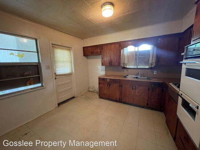 Building Photo - 3 br, 1 bath House - 3036 Ivy Lane