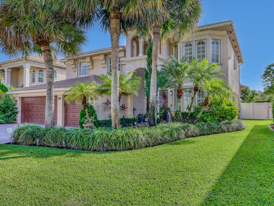Foto principal - 2227 Ridgewood Cir