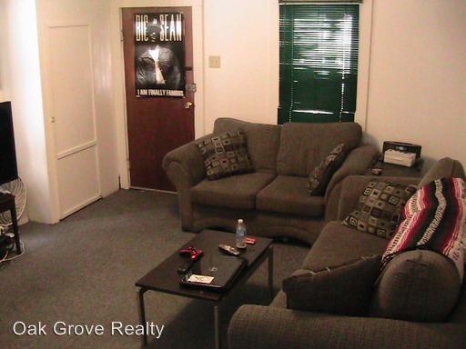 Building Photo - 467 Elm St