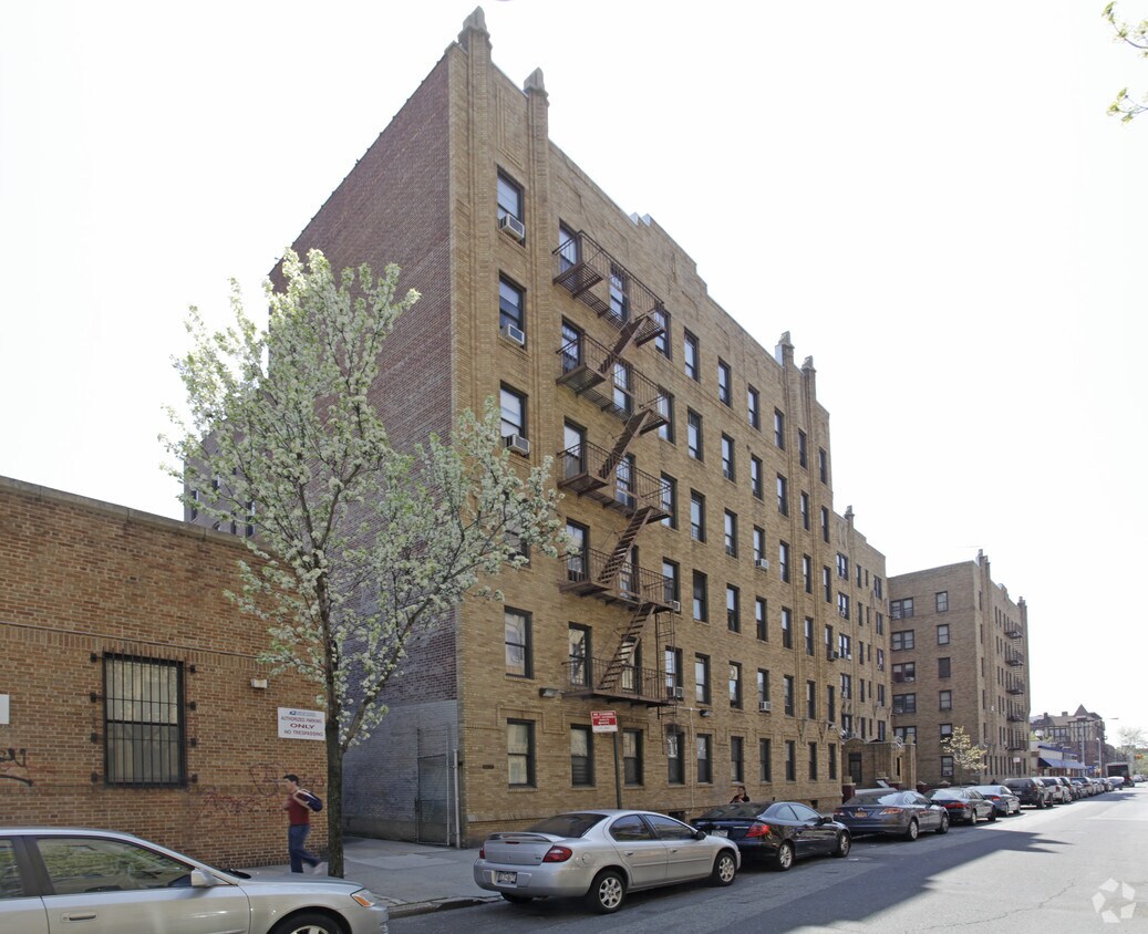 Foto principal - 45-35 44th St