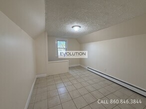 Building Photo - 57 Franklin Ave