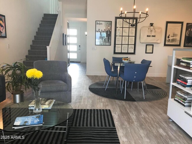 Foto del edificio - 3113 E Beryl Ave