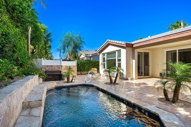 Foto del edificio - 60755 Living Stone Dr