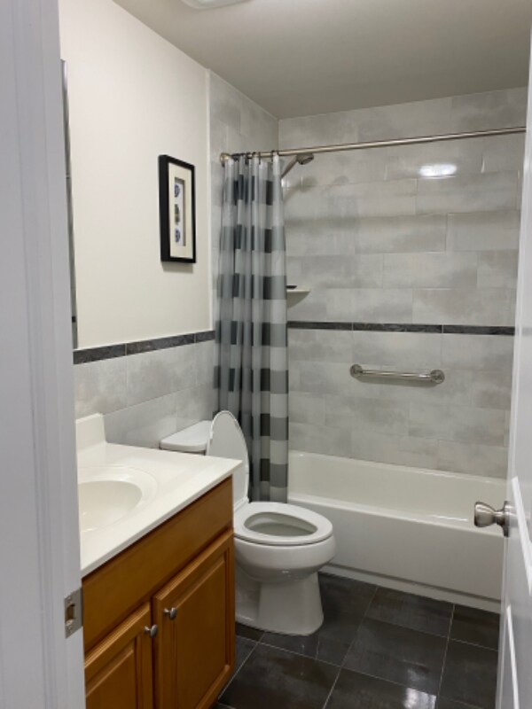 33 Tenafly Pl, Staten Island, NY 10312 Room for Rent in Staten Island