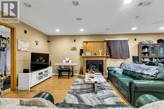 Building Photo - 534 Rodfam Dr