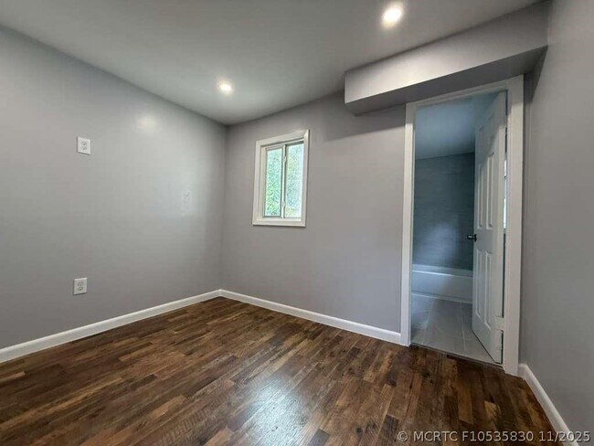 Foto del edificio - 4265 SW 62nd Ave