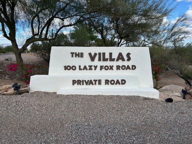 Foto del edificio - 100 N Lazy Fox Dr