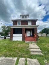 Building Photo - 247 Cedar Ave