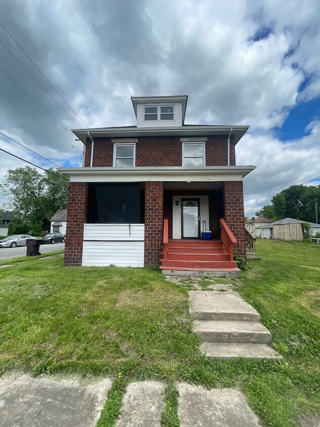 Foto principal - 247 Cedar Ave