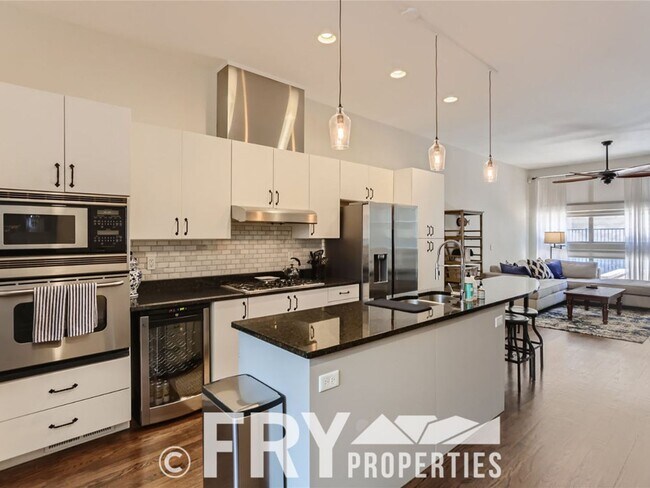 Foto del edificio - Furnished Townhome in RiNo