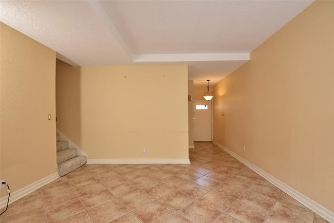 Foto del edificio - 7350 Kirby Dr