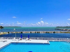 Building Photo - 613 N Emerald Dr