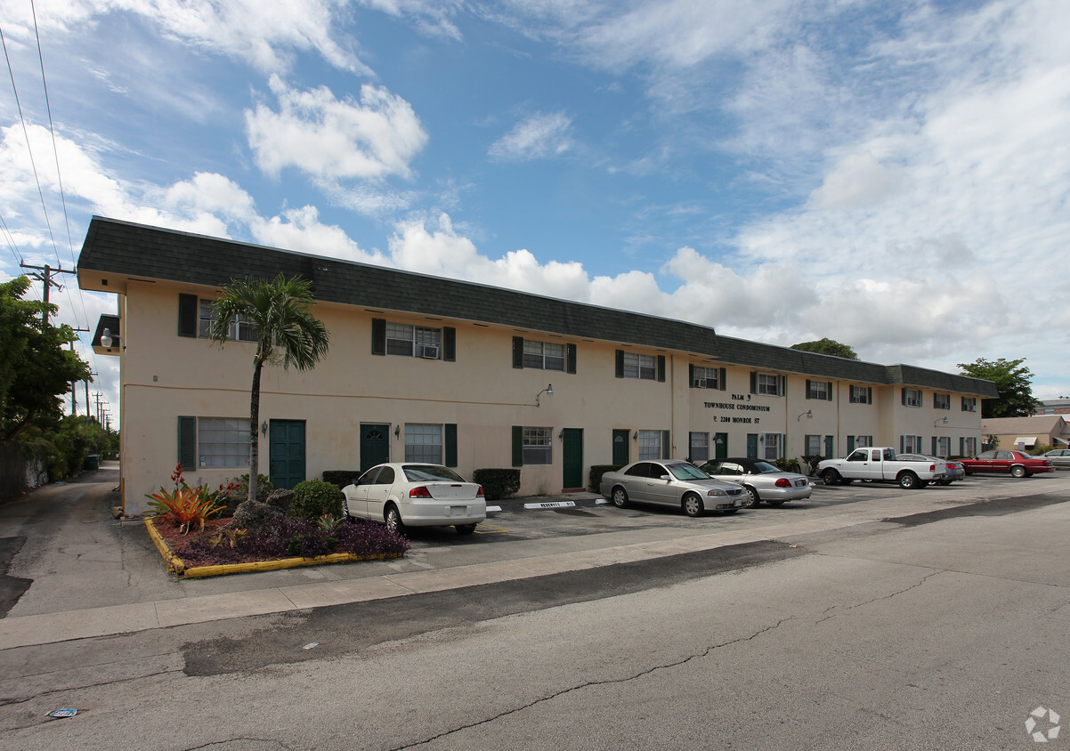 Building Photo - Palm Townhouse Condos