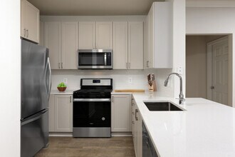 Building Photo - Avalon at Grosvenor Station