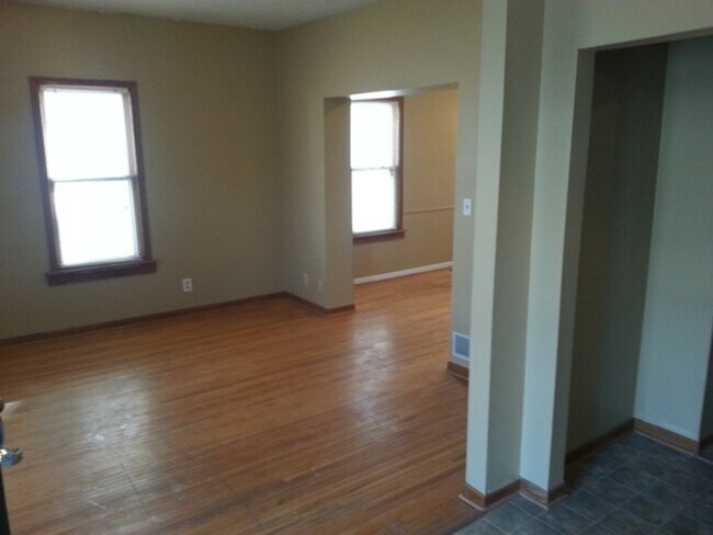 Building Photo - 434 S 25th St