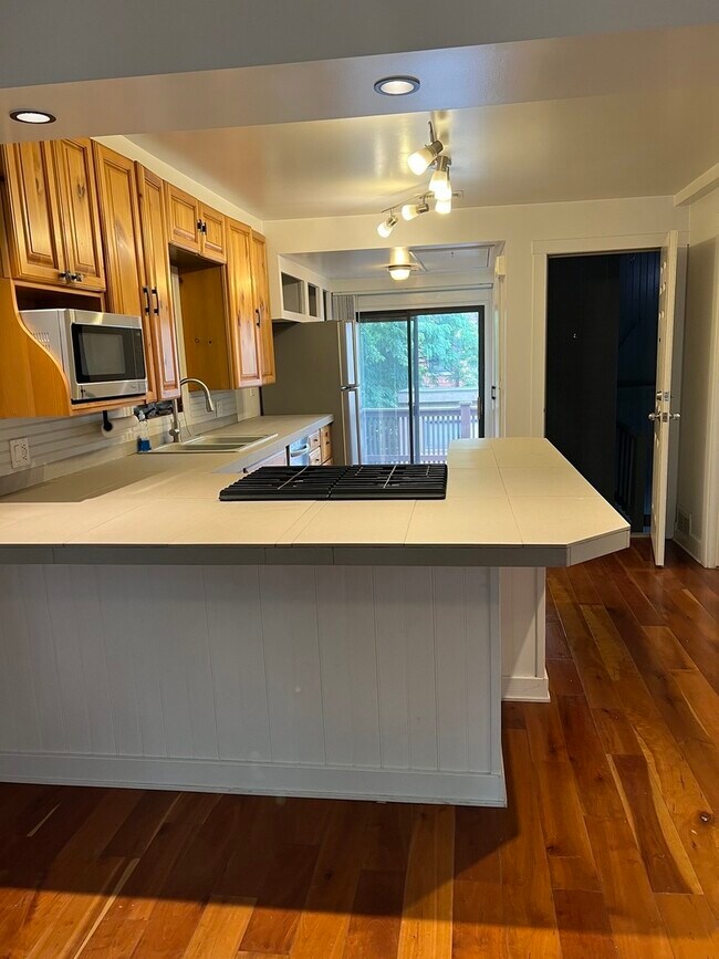 Foto del edificio - 2128 N Hoyne Ave