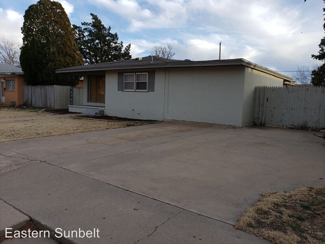 Primary Photo - 4 br, 1.5 bath House - 237 New Mexico