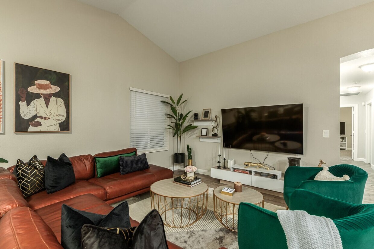 Foto principal - 6627 S 19th Pl
