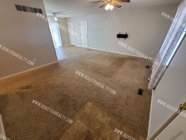 Building Photo - Beautiful Ranch Home in Shawnee-Available in SEPTEMBER!!!