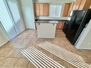 Building Photo - 9413 Sweetwood Ave