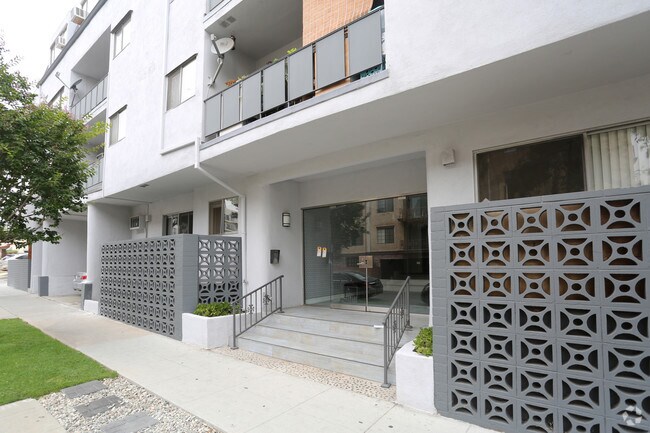 Foto del edificio - 463 Rexford Drive Apartments