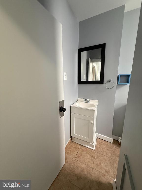 Building Photo - 2423 E Allegheny Ave